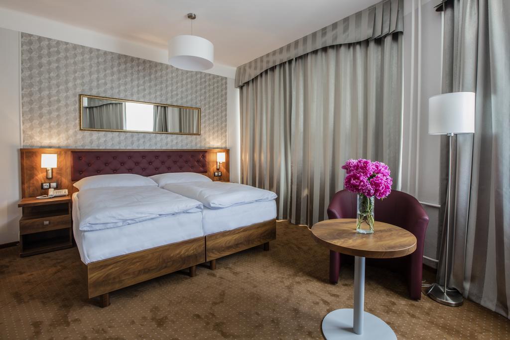 Hotel Bellevue Tlapak Poděbrady Eksteriør bilde