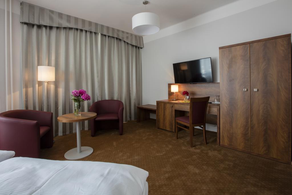 Hotel Bellevue Tlapak Poděbrady Eksteriør bilde