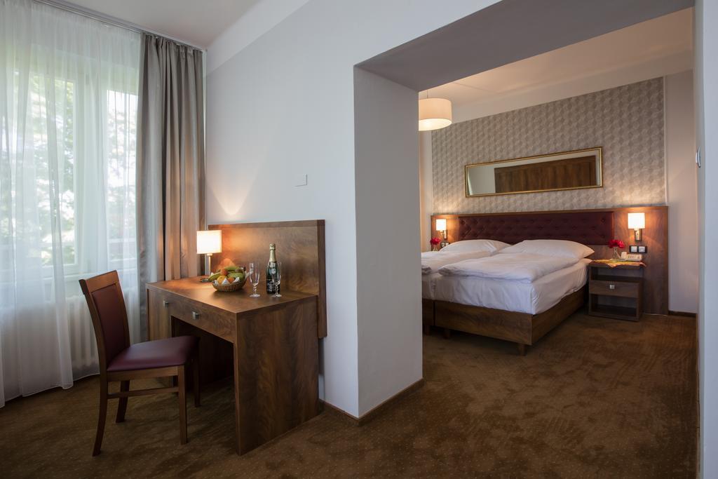 Hotel Bellevue Tlapak Poděbrady Eksteriør bilde